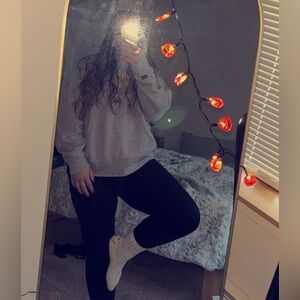 Meet your Posher, Félicity